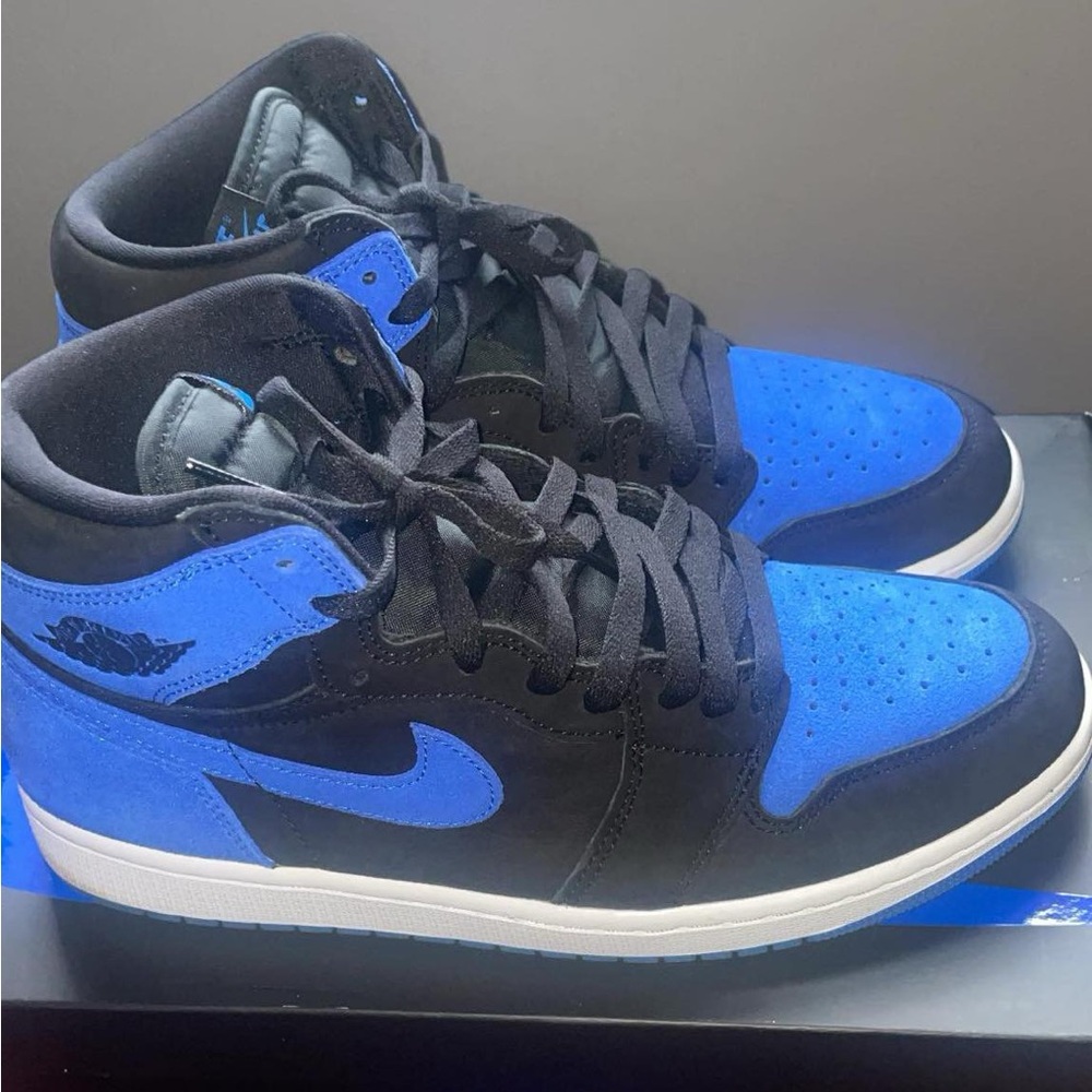 Jordan Men's Black and Blue High-Top Sneakers
